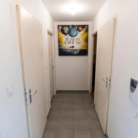 Pleasant Love Nest With A Lovely Balcony Apartamento Nantes