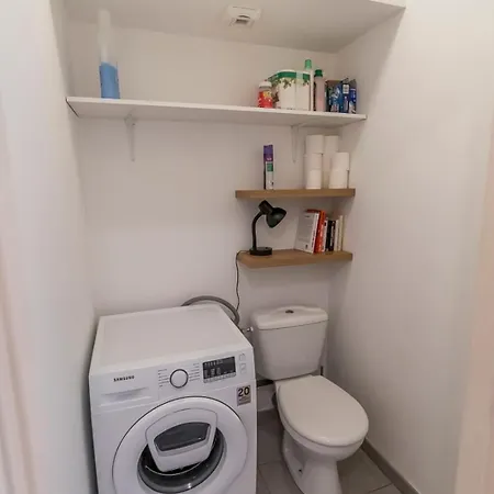 Pleasant Love Nest With A Lovely Balcony Apartamento Nantes