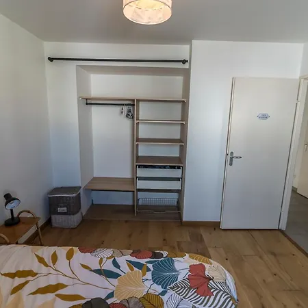 Pleasant Love Nest With A Lovely Balcony アパート ナント
