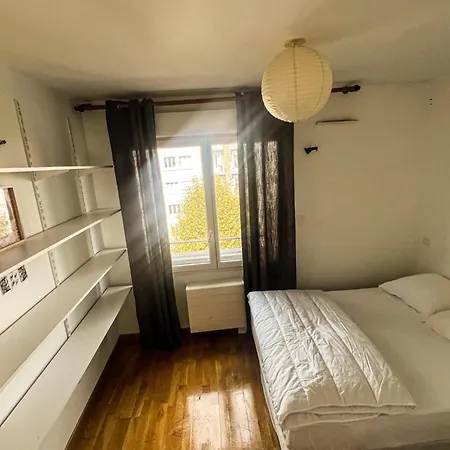 アパート Pleasant Love Nest With A Lovely Balcony ナント